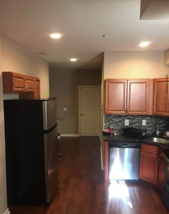 - $630pp -CLOSE to campus! 4 bed 2 bath B unit. - furnished optional