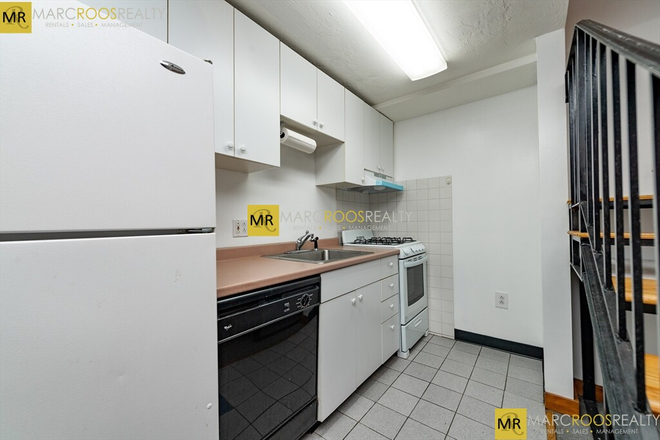 Call NOW for showings! 617-236-8550 - EDGERLY RD - LARGE SYMPHONY AREA 2BR DUPLEX *AVAIL NOW* W/ 1.5 BATH, LNDRY IN BLDNG NEAR CAMPUS!