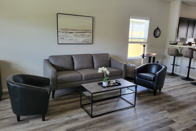 Living space - Bedroom in shared house, female preferred