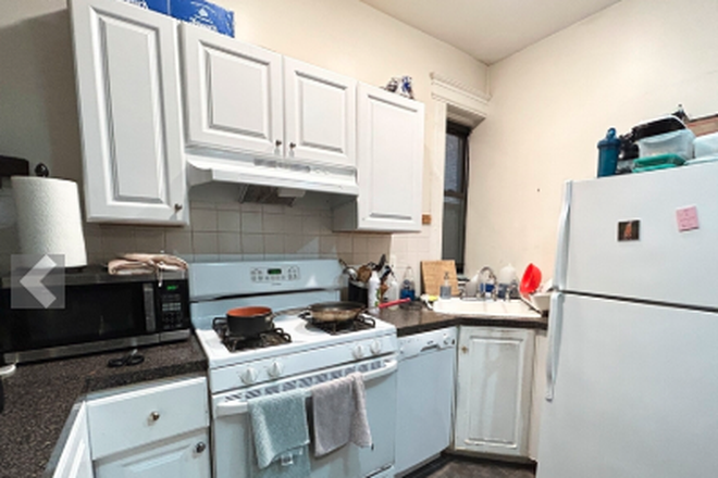 living - LOCATION!! 2 BED WITH HEAT/HOT WATER INCLUDED, AVAIL 9/1/26! Apartments
