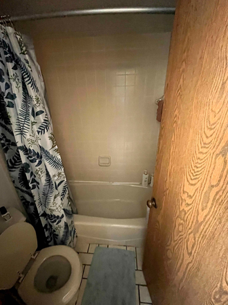 Shower - Stratford II Apartments