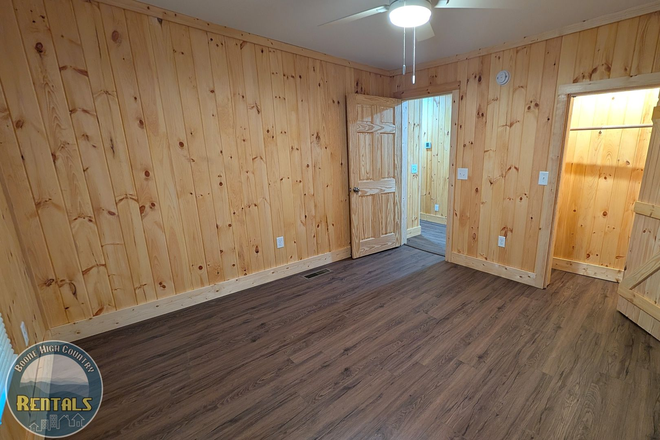 Photo - Available Now: House on AppleCart Stop!
