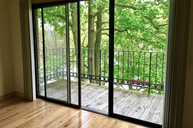 Balcony - 1740 Hinman Apartment close to campus