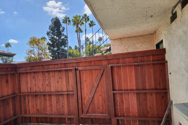 Patio Area - Apartment Near Orange Circle