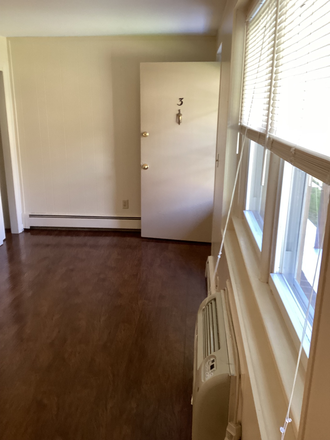 Living room - 77 Hope St. Prov., RI Heat/Hot water/ Parking/Storage/Snow & Garbage Removal Included in the RENT
