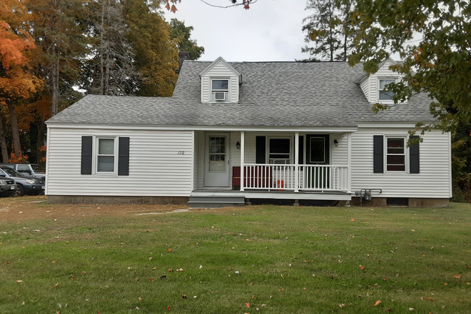 Front of house - 4Br - 3 Rooms Left! GAS HEAT INCLUDED! Rent by the Room 2 larger 1 smaller