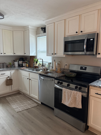 Kitchen - Midtown Duplex