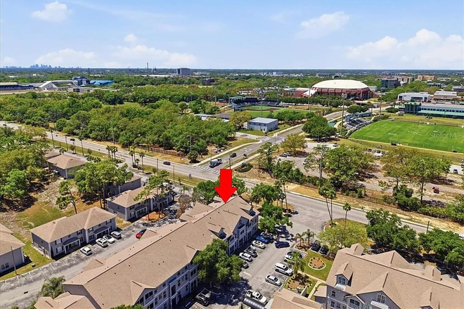 Aerial view of condo with USF across the street - EXTREMELY RARE LARGER THAN MOST 3BRM 3.5BATH TO SHARE WITH YOUR OWN PRIVATE 255SQFT SUITE (BRM+BATH) Condo