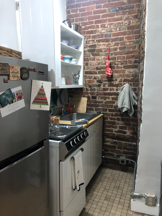 Kitchen - Stunning Studio in Beacon Hill Apartments