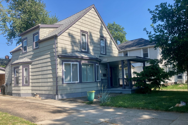 Front of house from street - House with private beach near Lake Erie
