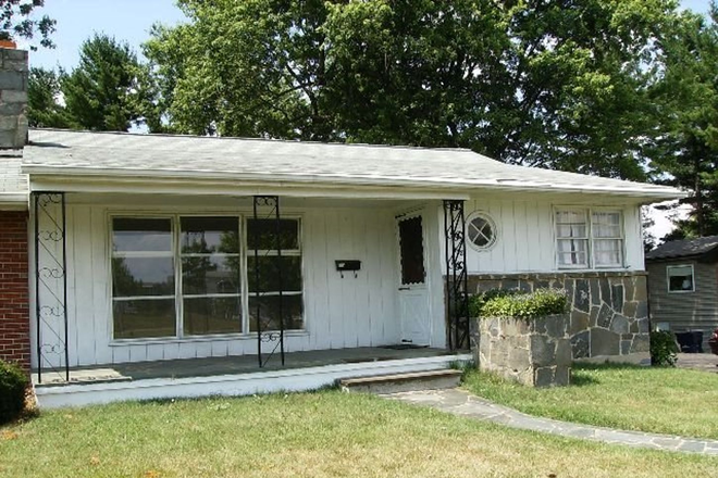- 3 Bedroom, 2 Bath House