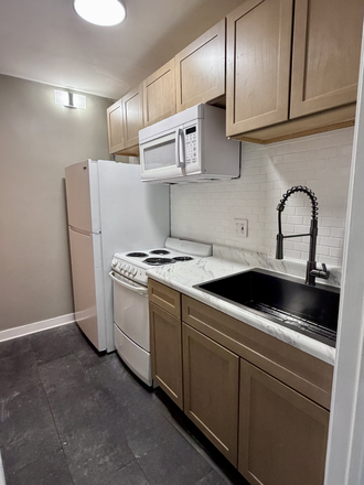 Litchen - 5 Minute walk to campus!