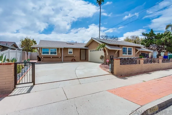 Outside of house - Single family home in Clairemont