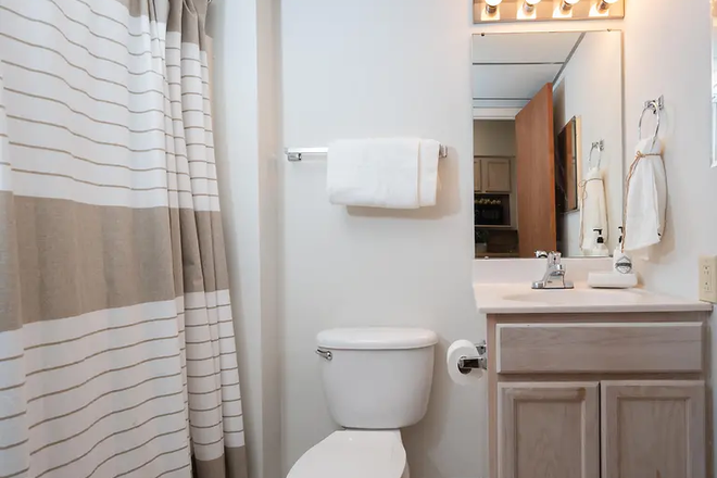 Bathroom - Yugo Campus Towers Greenville