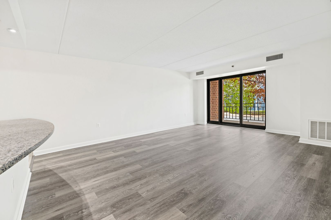 apartment - Large 1BR + Den (900 sq ft) | Premium Building | Below Market Rent