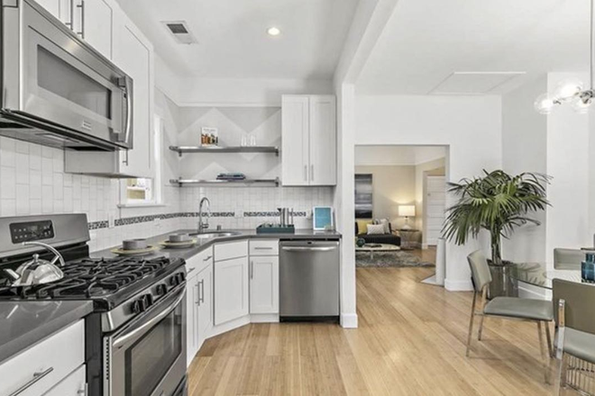kitchen - 2 bed 1.5 bath condo located on the top floor of a triplex