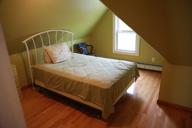 Bedroom - Ashmont/Peabody Square Efficiency Apartment Short Walk to Ashmont Station (Red Line)