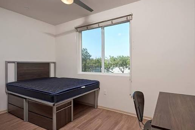Bedroom style in plaza verde - PLAZA VERDE SUBLEASE FEMALE ONLY AUGUST - DECEMBER