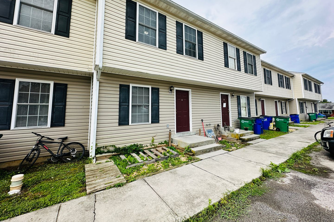 - 3 Bedroom 2.5 Bath Townhouse