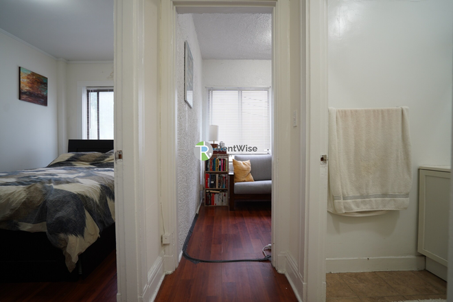 1 - Renovated Newtonville 1 Bed | Heat & Hot Water Included | Near Commuter Rail