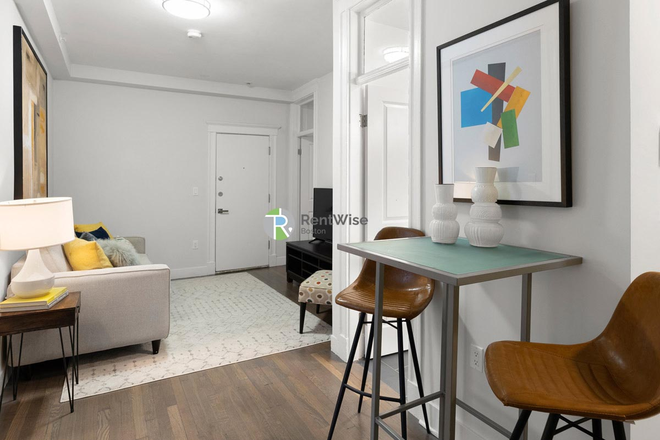 1 - SEPT 2026 | Beautiful Fenway 2 Bed, 1 Bath | Cats Welcome! | In-Building Laundry | No Broker Fees! Apartments
