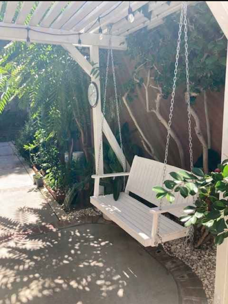 Backyard 1 - Woodbridge room for rent, 10 minutes from campus