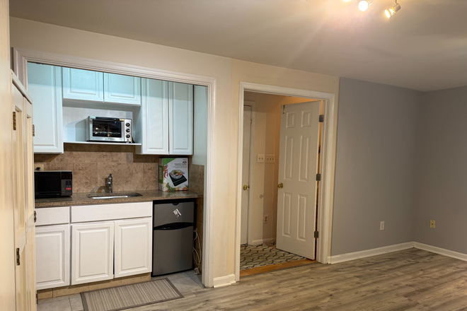 Kitchenent - Basement Studio private entrance, full bath, kitchenette, Across Braddock from GMU Townhome