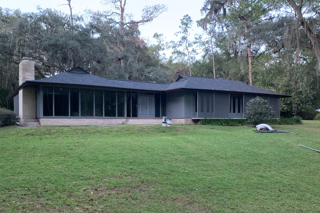 backyard - Newly-renovated 3BR/2.5BA house 2.5 miles from Campus