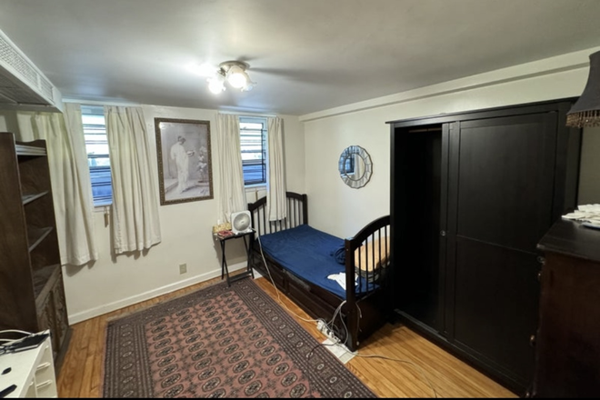 Bedroom - 1 bedroom apt Woodhaven blvd 7 min walk to train MR
