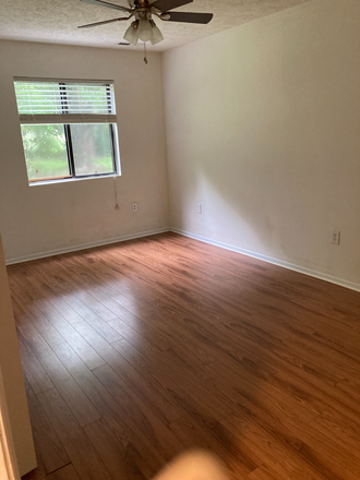 Master Bedroom - 3 Bedroom, 2 full bath unit in handy Governor's Square complex Condo