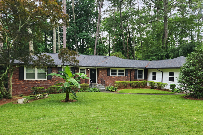 2380 Clairmont Rd - 2 Bedroom, 2 Bath Home in North Druid Hills/Toco Hills