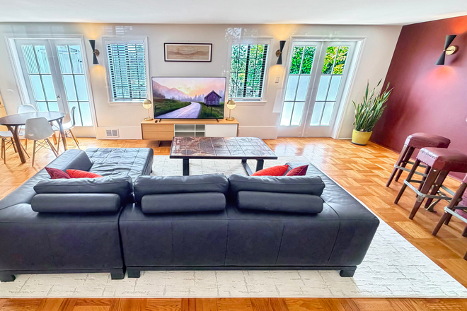 The Livingroom - The Arlington