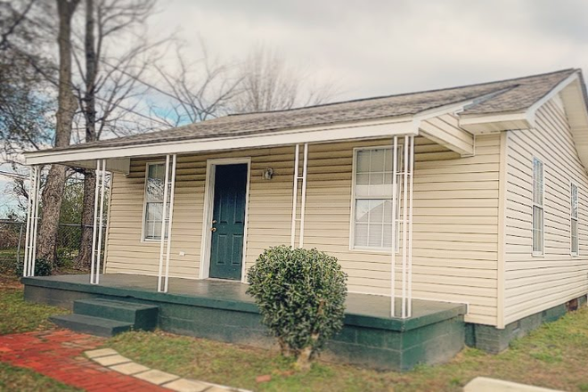 404 18th Street East Outside View - 404 18th Street East