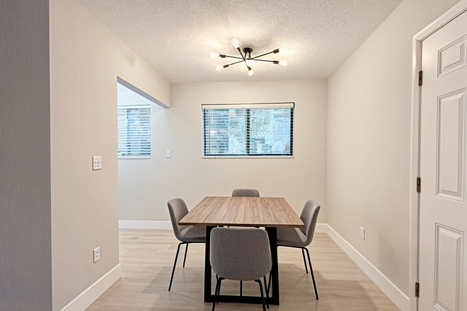 Dining Room - 2/2 Fully Furnished Apt – All Utilities INCLUDED