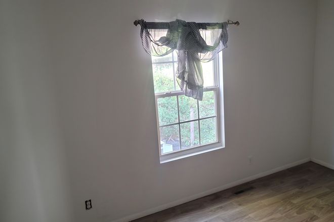 bedroom 2 - 2 bedroom walking distance to campus off street parking and W/D