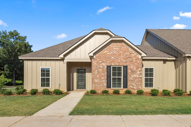 - 1642 Academy Drive, Unit 1109