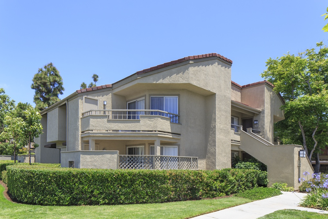Photo of Stanford Ct - check video for exact apartment - 3B3B Stanford Ct (Looking for F roommate) 1600/mo 12 mo lease starting Sept 1
