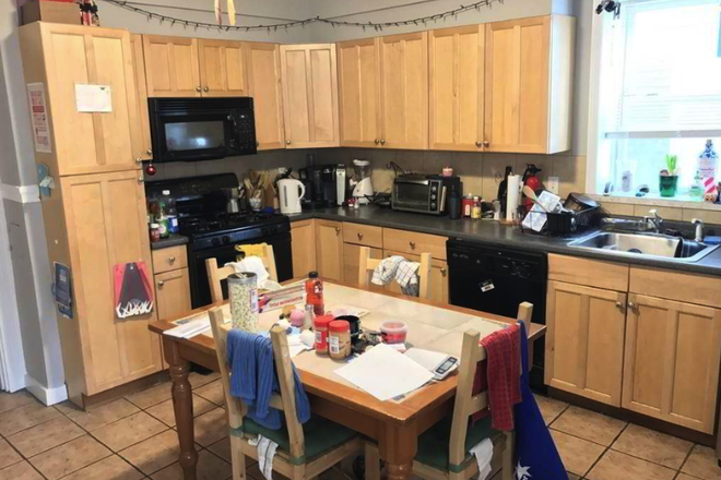 Call NOW for showings! 617-236-8600 - CARMEL ST - XL TRUE 3BR/1BA ON MISSION HILL AVAIL *9/1/2026* W/ LNDRY IN BLDNG, RNTL PRKNG, EIK, DW! Apartments