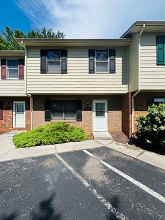 - 3 Bedroom, 3 Bath Townhouse