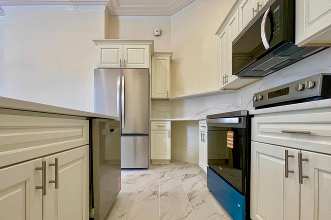 Kitchen - 1200 sq ft Newly Renovated 3Bed/2Bath | Gas Included | 2 Parking Spaces