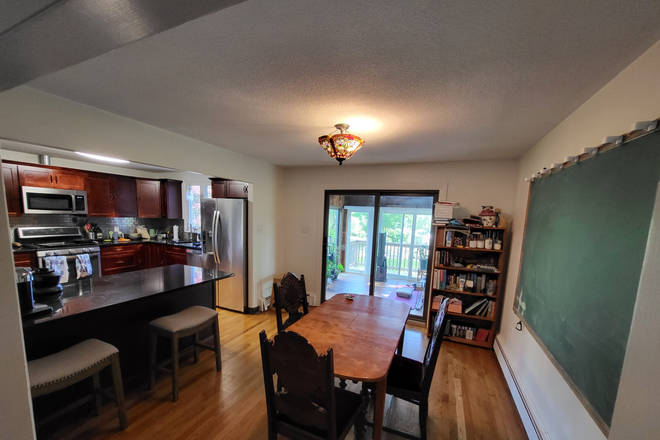 Kitchen and Dining room - 1 Bedroom in House