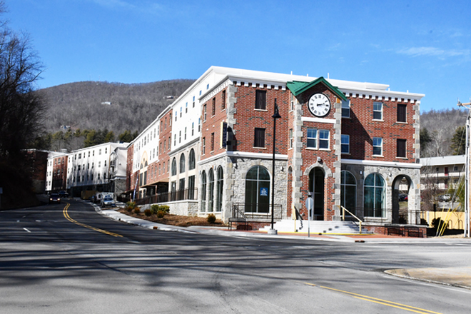 Main Building - *** $1000 CASH INCENTIVE*** RIVERS WALK LEASE TAKEOVER (STARTS AUGUST 1, 2026)