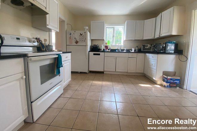 Kitchen - Enjoy a single-family home- 5 bed/ 2.5 bath. PRIME LOCATION ON GERALD!