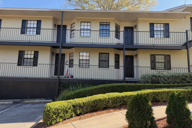 - Burton Place Condominiums -315 E. Magnolia, #231