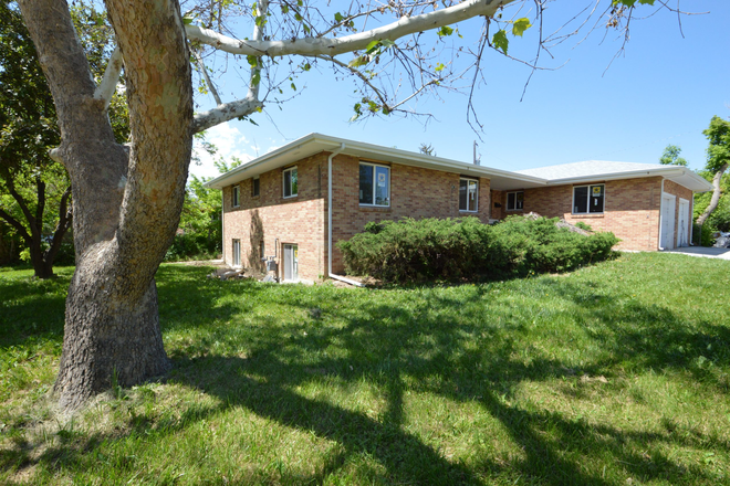 Street view - Sublet Close to Campus - 1 Bedroom plus Private Bath in Duplex (Rent Negotiable)