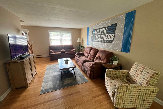 Furnished Living Room - 4 BR House in Manchester
