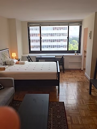 Overall - Fully Furnished large studio . Beautiful Fully furnished large studio!!