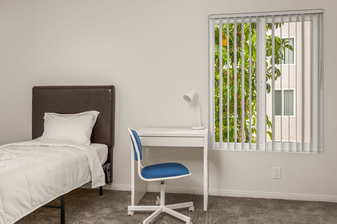Bedroom - Furnished Student / Intern Housing - Private Room with Shared Bathroom