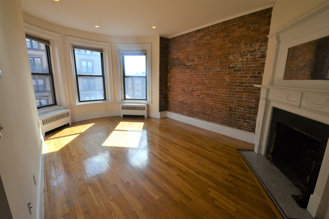 Living Room - 1 Bedroom 1 Bath Apartment Available 9/1/26 on Marlborough St