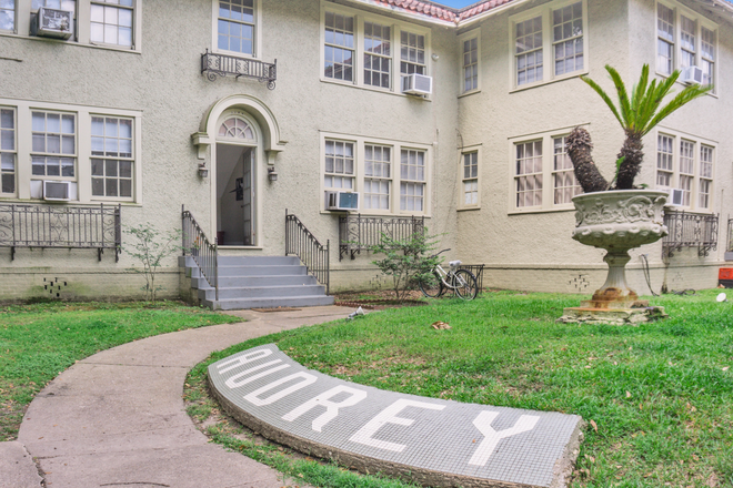 exterior - 1710 S Carrollton -J